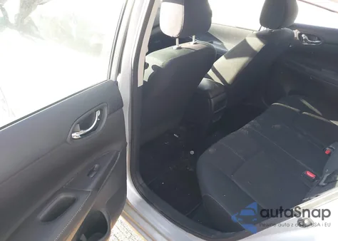 2018 Nissan Sentra S z USA, uszkodzony, nr VIN 3N1AB7AP2JY310616